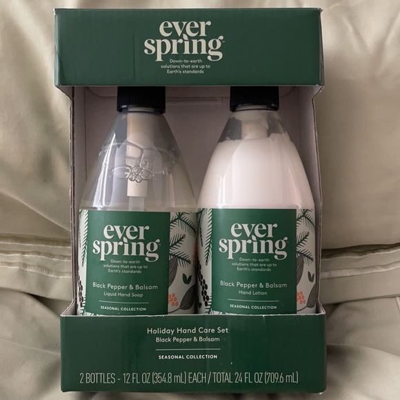 Ever Spring Holiday Hand Care Set & ELF masks - Picture 2 of 7